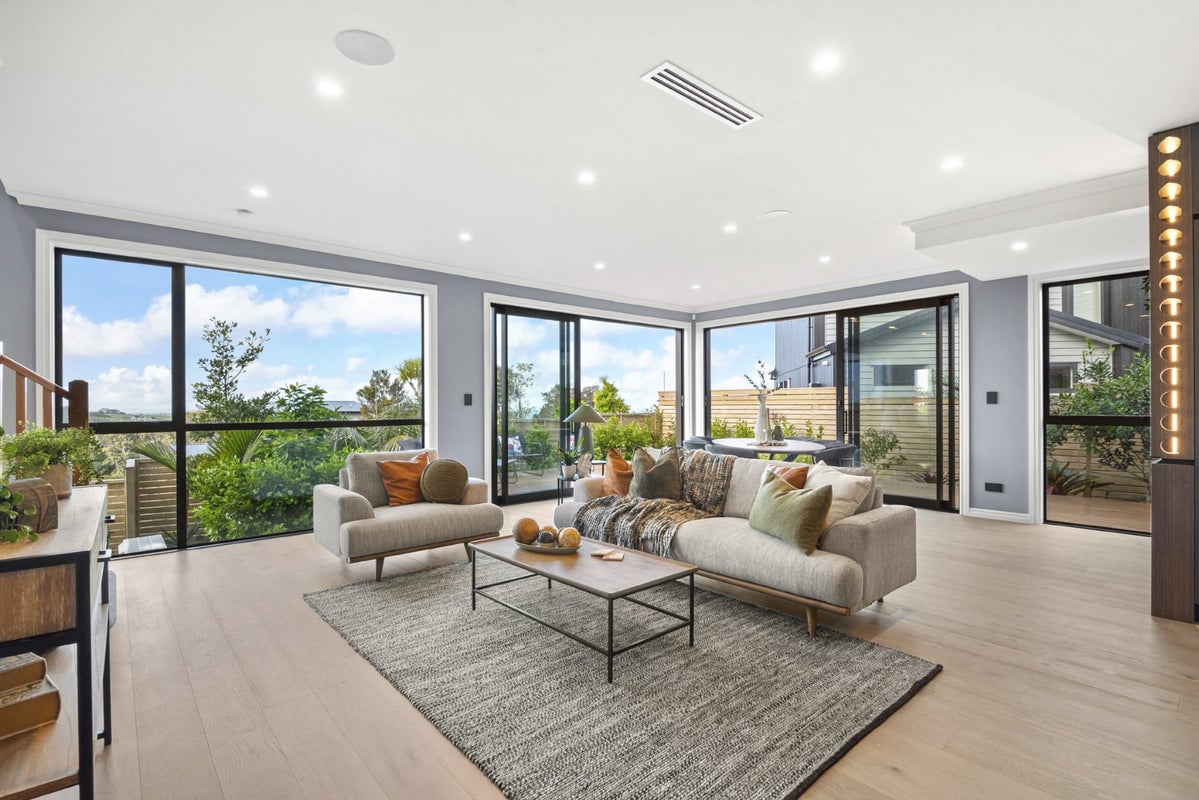 2 Taku Close, Long Bay, Auckland - Carousel 2