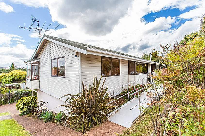 16 Sunnynook Road, Sunnynook, Auckland - Carousel 2