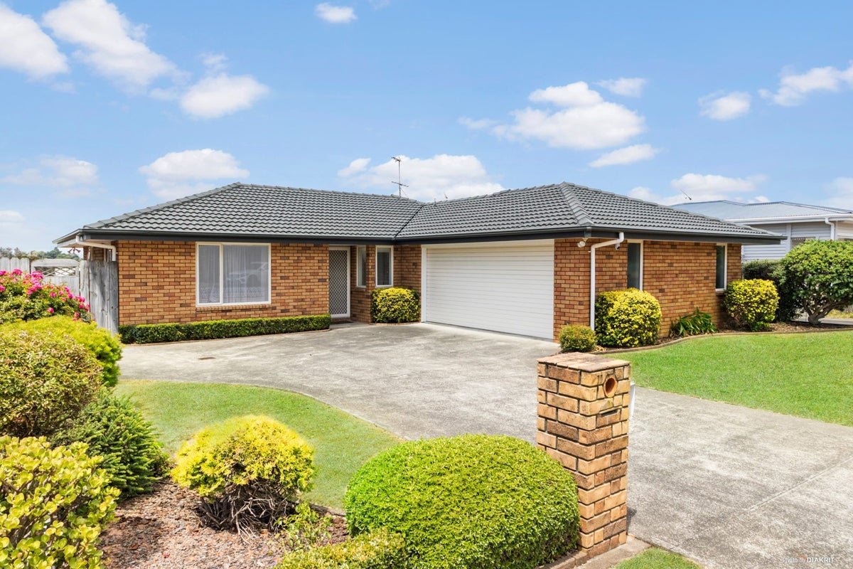 77 Waimahia Avenue, Weymouth, Auckland - Carousel 2