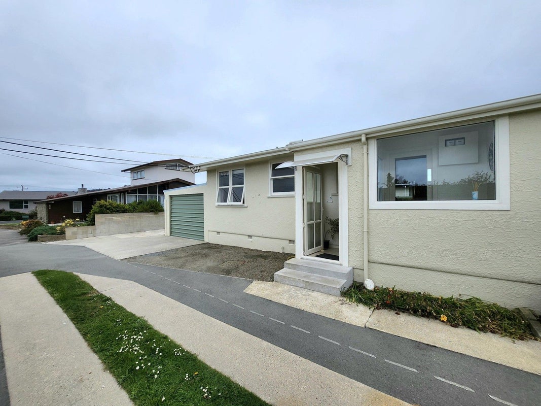 5A Ivel Street, Oamaru North, Oamaru - Carousel 24