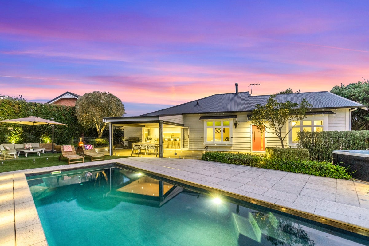 221 West Tamaki Road, Glen Innes, Auckland - Carousel 1