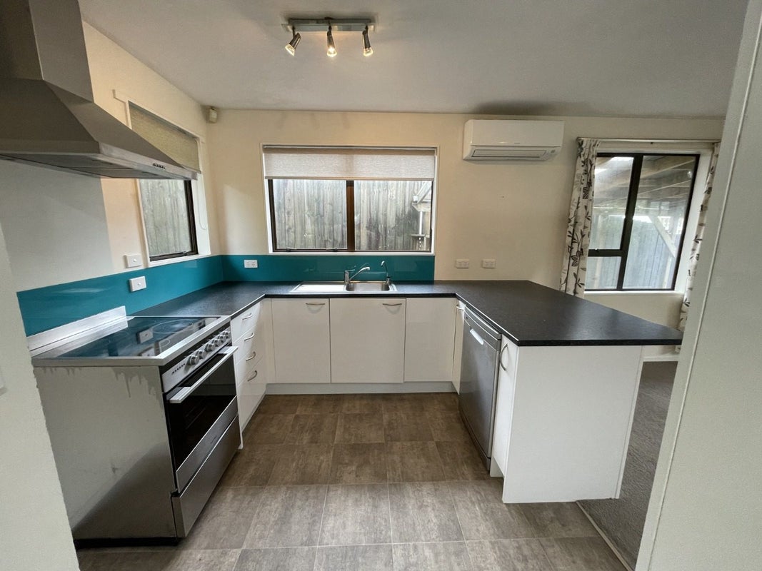 8 Trinidad Crescent, Grenada Village, Wellington - Carousel 2