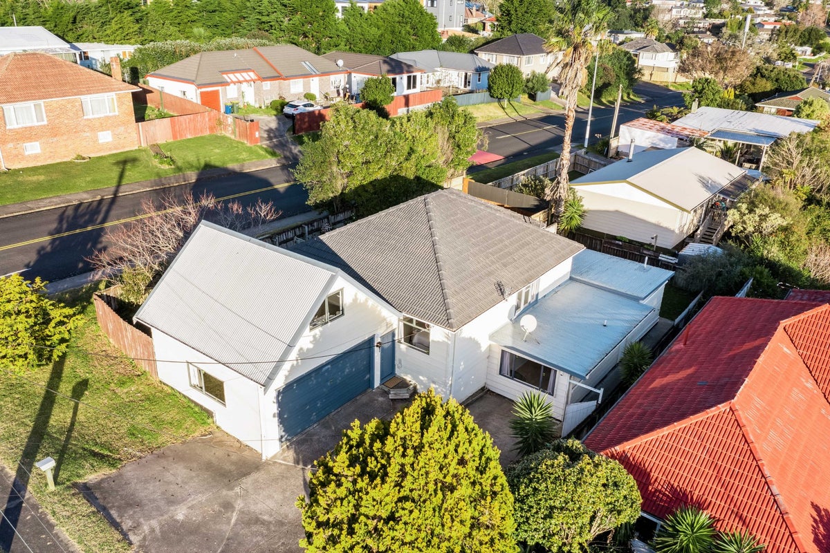 56 Savoy Road, Glen Eden, Auckland - Carousel 29
