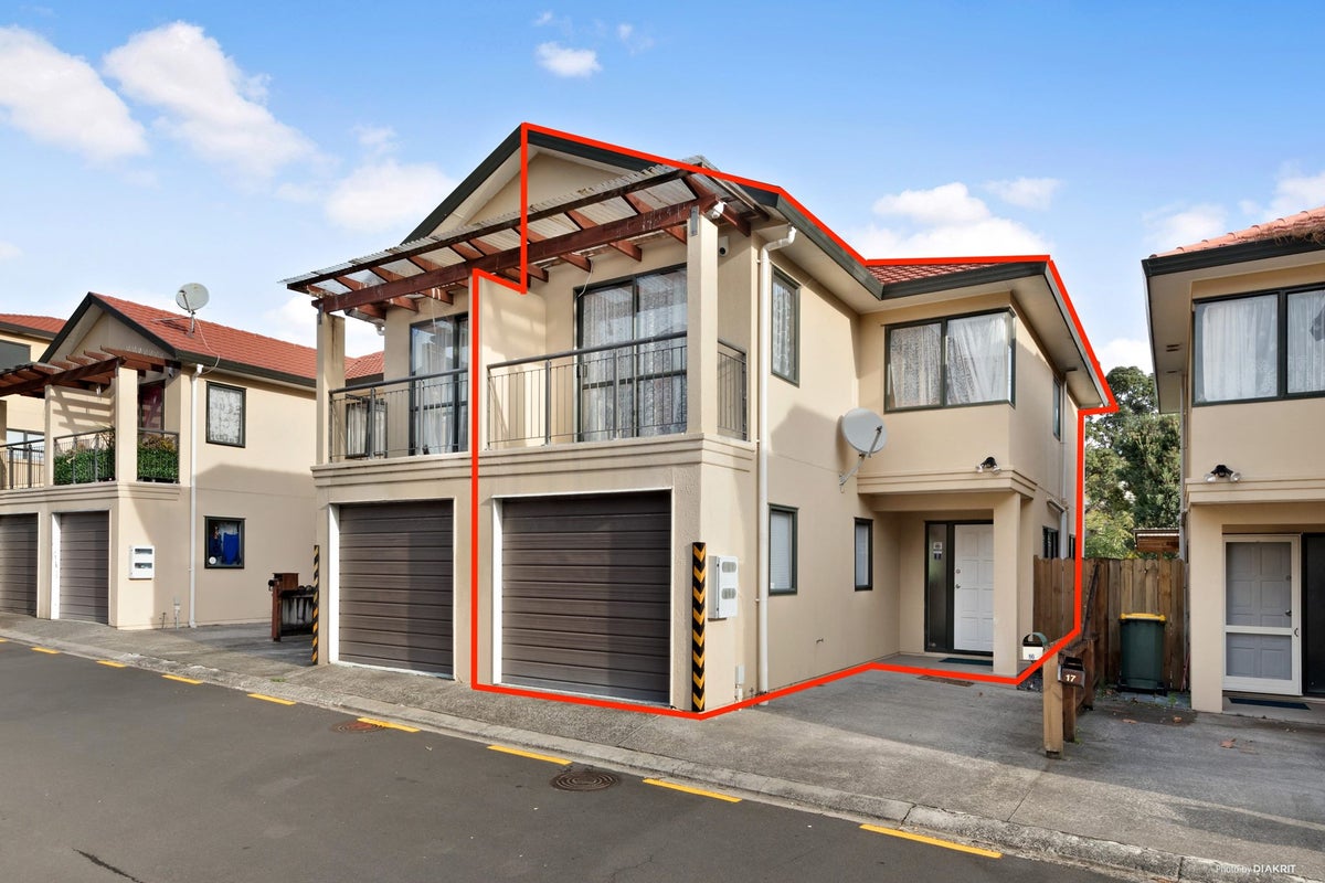 16/8 Margan Avenue, New Lynn, Auckland - Carousel 1