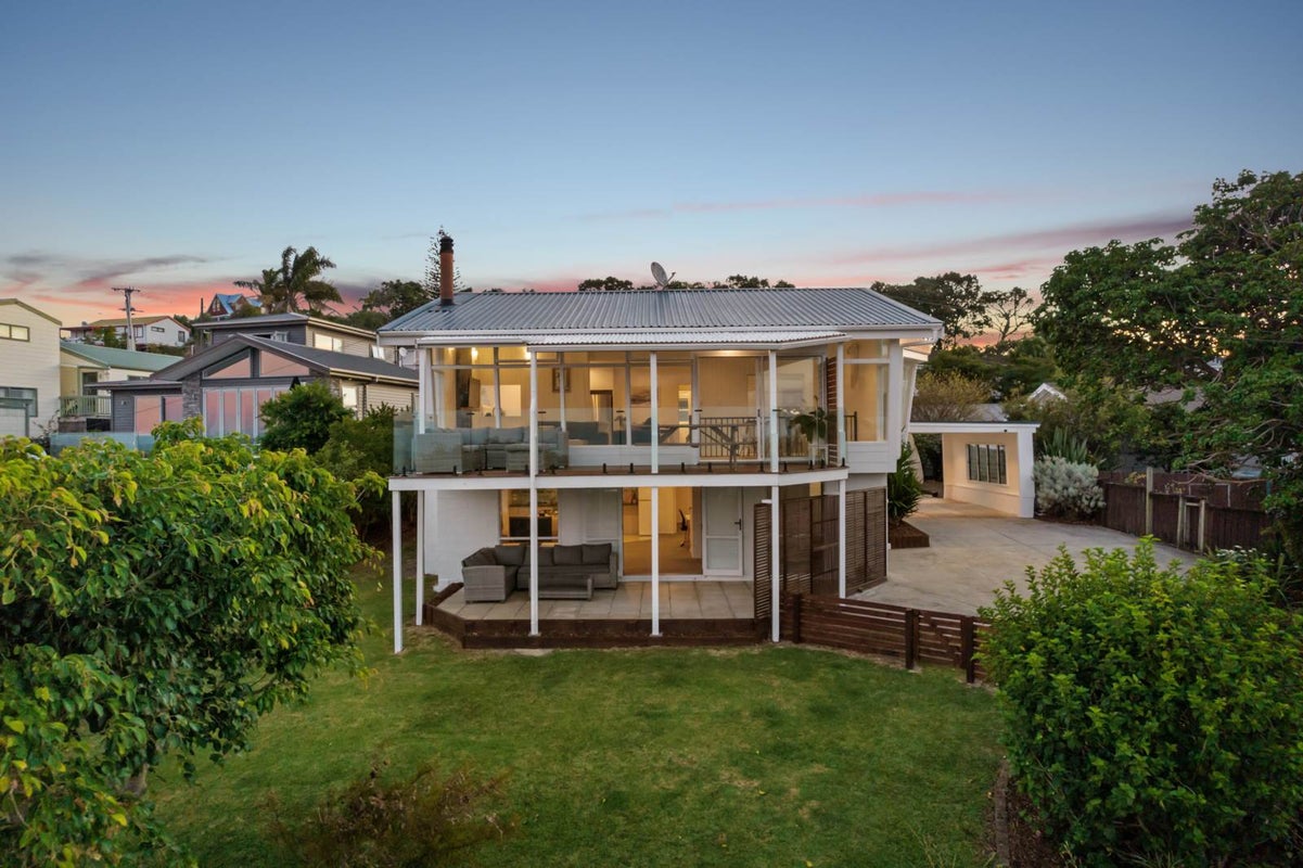12 Gledstane Road, Stanmore Bay, Whangaparaoa - Carousel 2