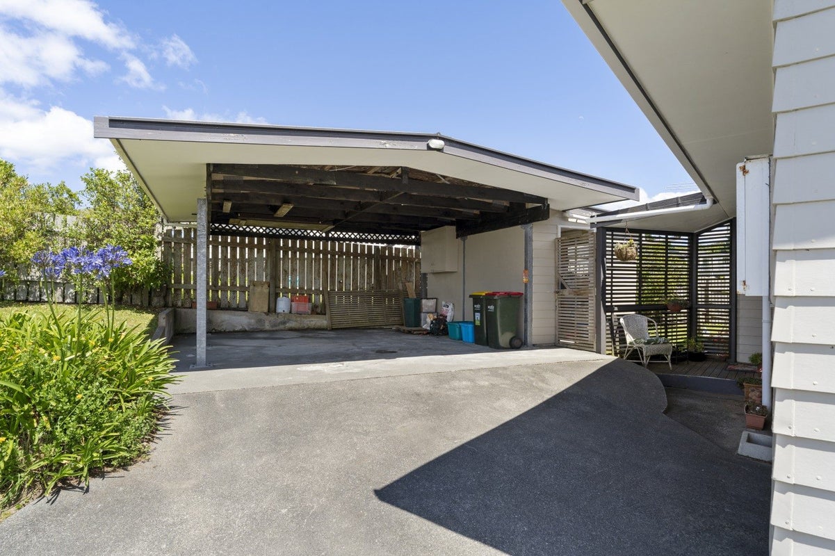 24 Jasmine Grove, Maungaraki, Lower Hutt - Carousel 2