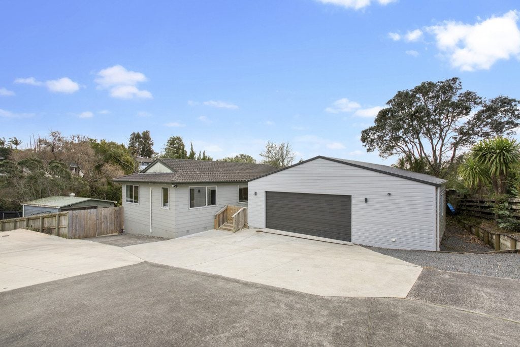 21 Leo Street, Glen Eden, Auckland - Carousel 1