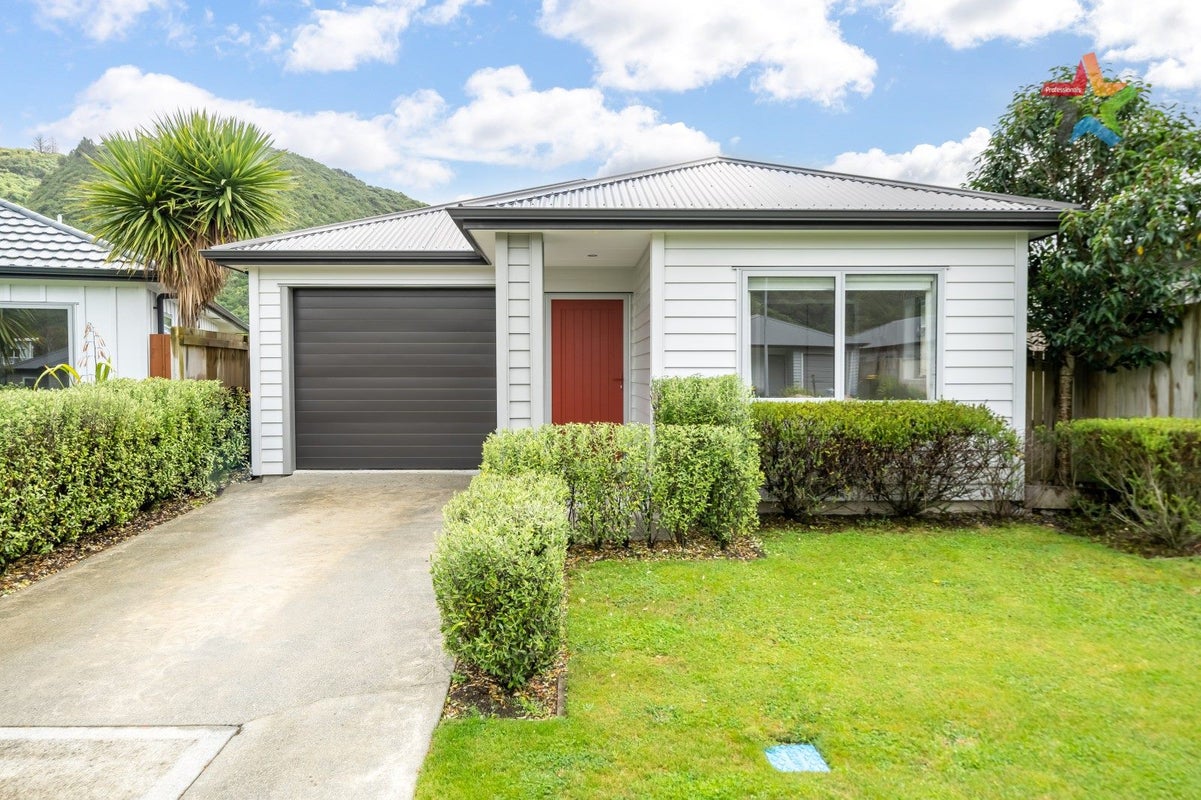 9 Te Toru Street, Taita, Lower Hutt - Carousel 1