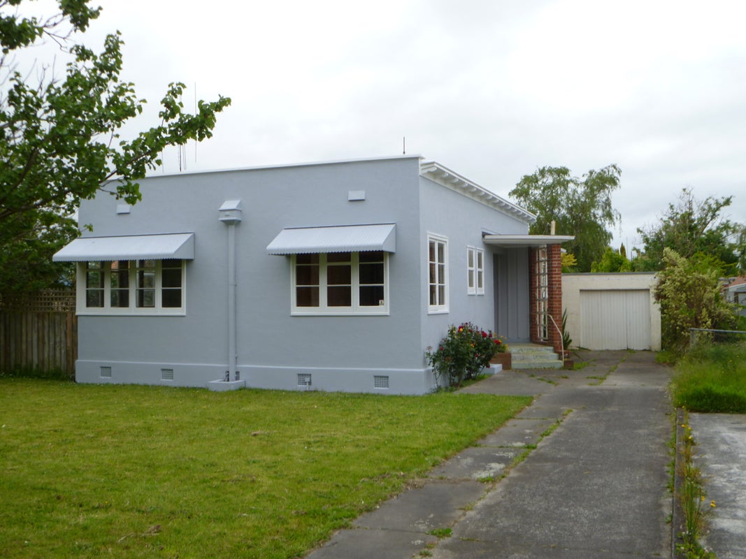 105 Savage Crescent, West End, Palmerston North - Carousel 1