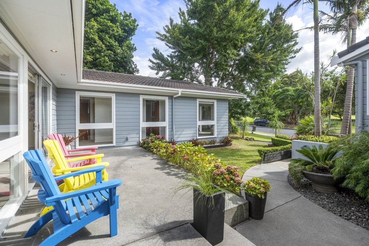 28 Himalaya Drive, Half Moon Bay, Auckland - Carousel 2
