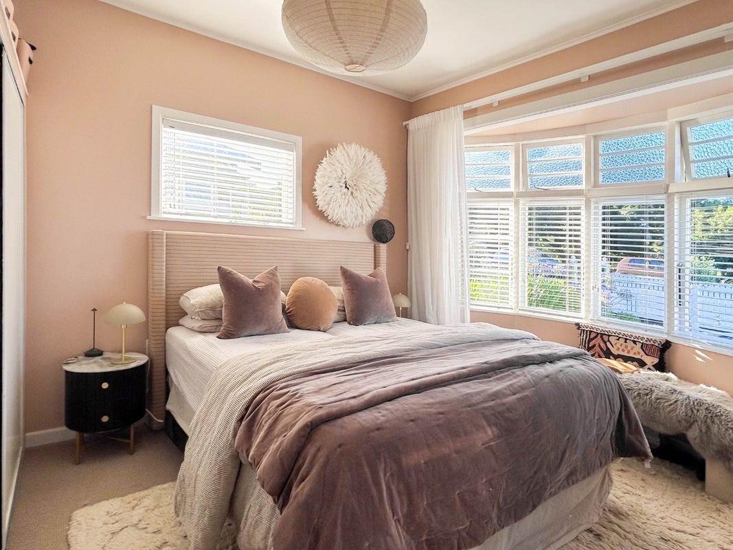 13 Grove Street, The Wood, Nelson - Carousel 2