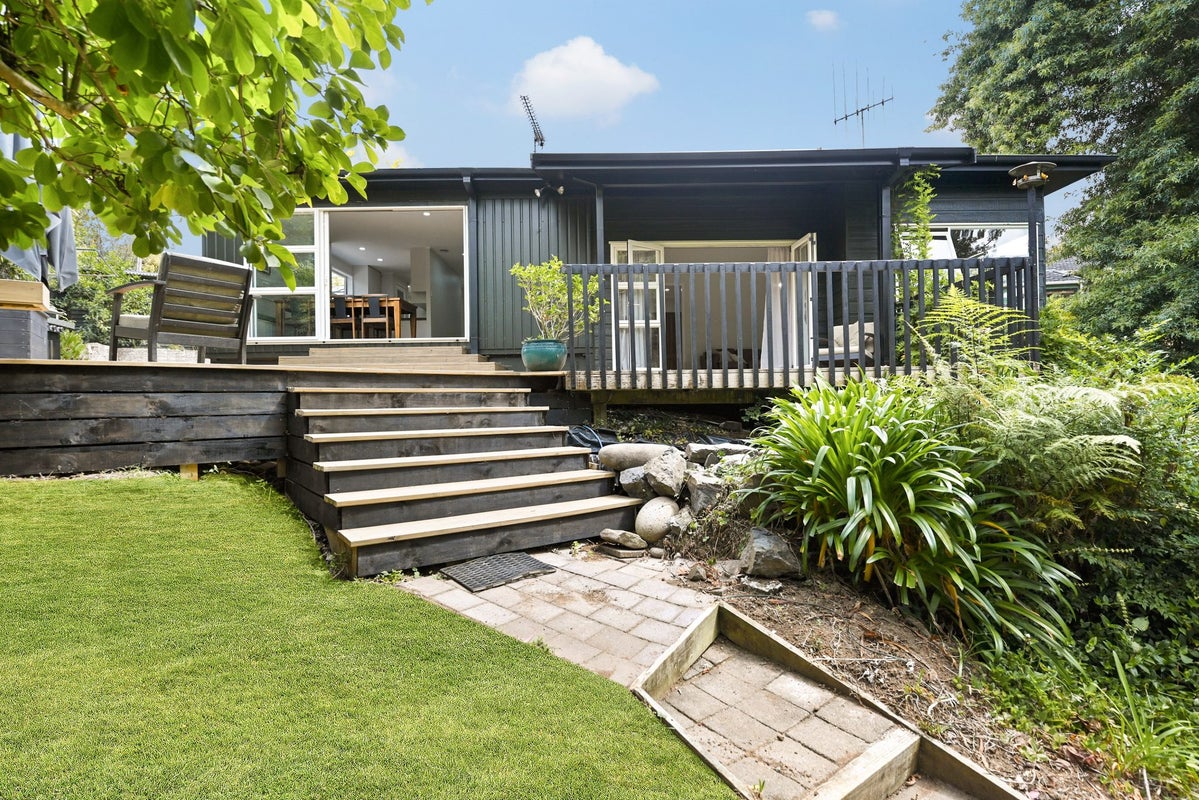 30 Acacia Crescent, Glenview, Hamilton - Carousel 2