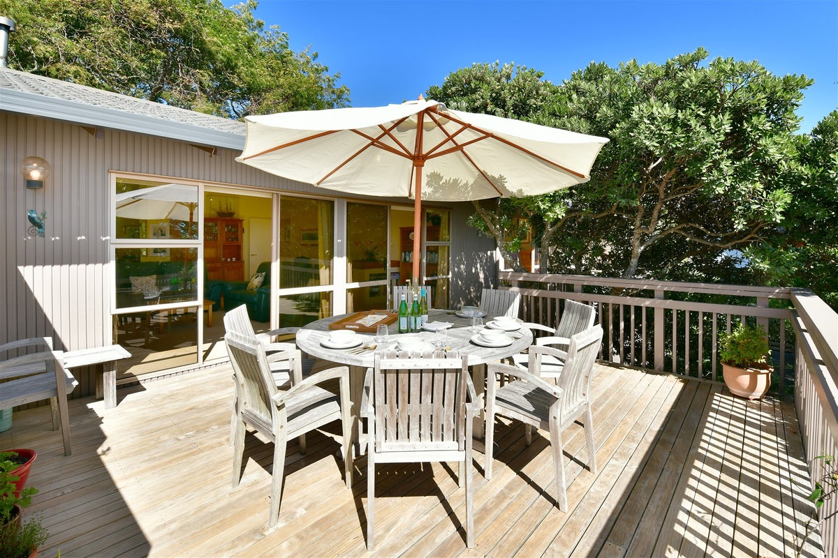 1/4 John Dee Cres, Red Beach, Whangaparaoa - Carousel 1