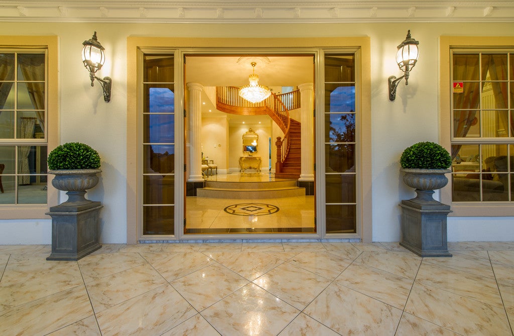 2 Kerridge Close, Shamrock Park, Auckland - Carousel 2