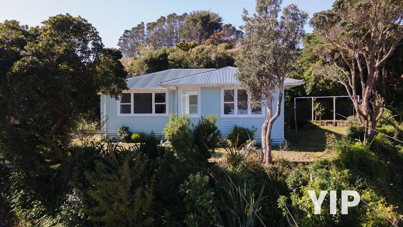 58 Kenmore Street, Newlands, Wellington - Carousel 1