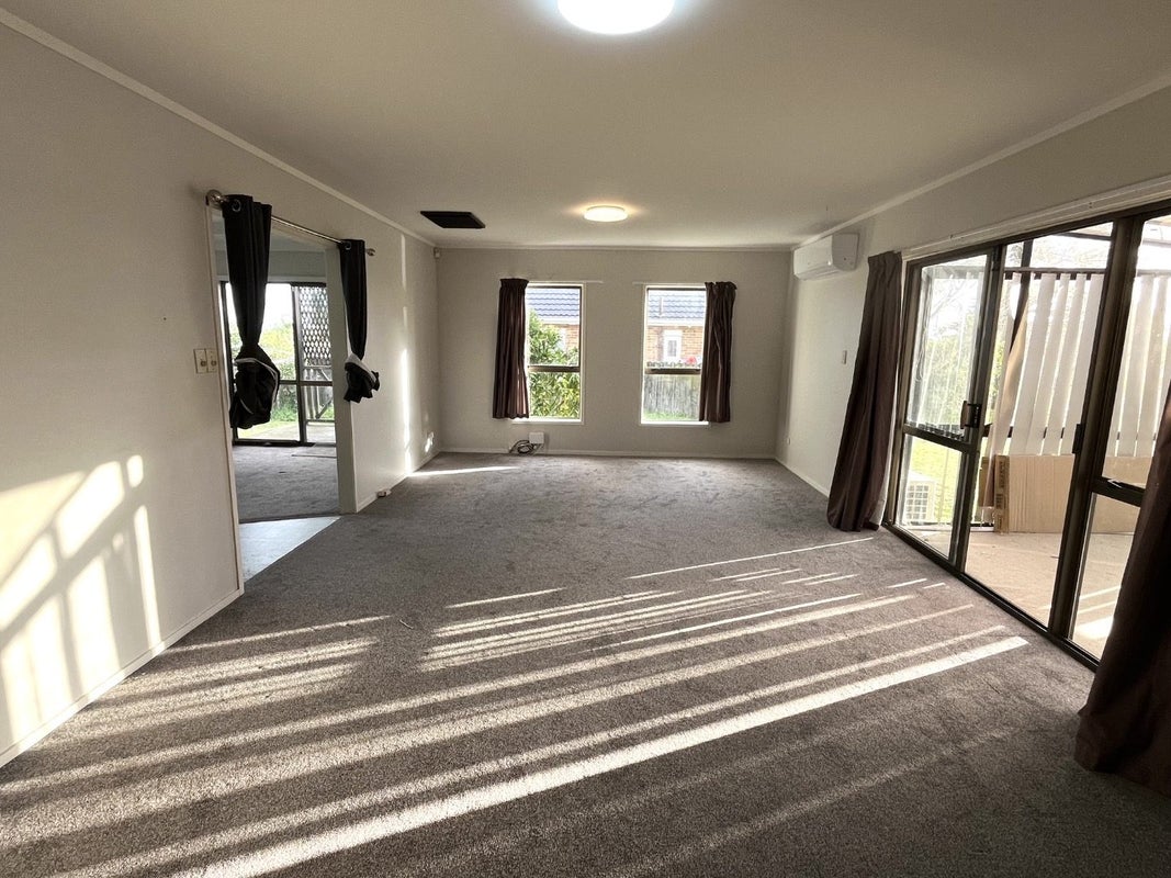 1A Orams Road, Hillpark, Auckland - Carousel 1
