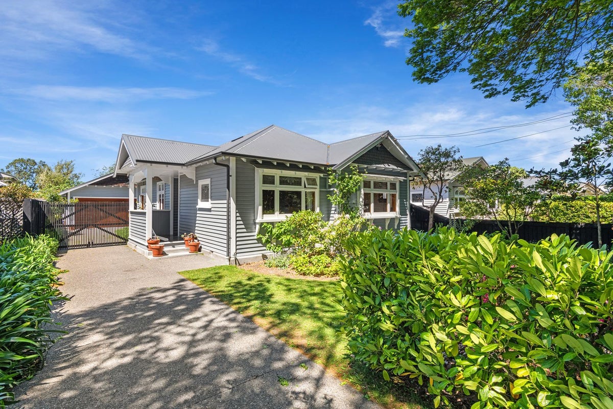 11 Massey Crescent, St Albans, Christchurch - Carousel 1