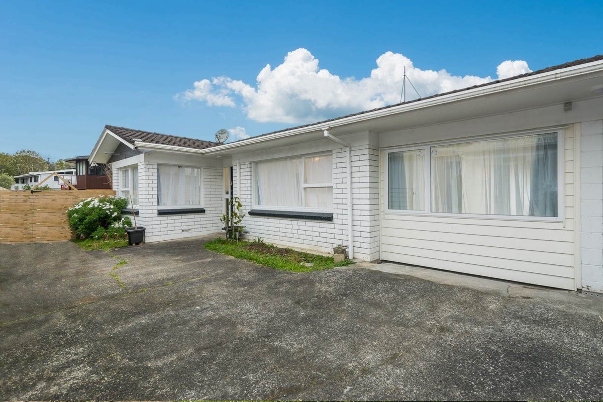 10 Keldale Place, Forrest Hill, Auckland - Carousel 1