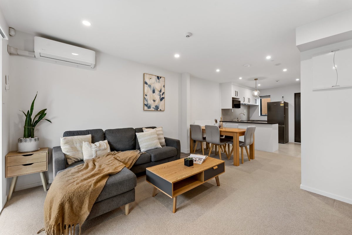 16/18 Hewlett Road, Massey, Auckland - Carousel 1