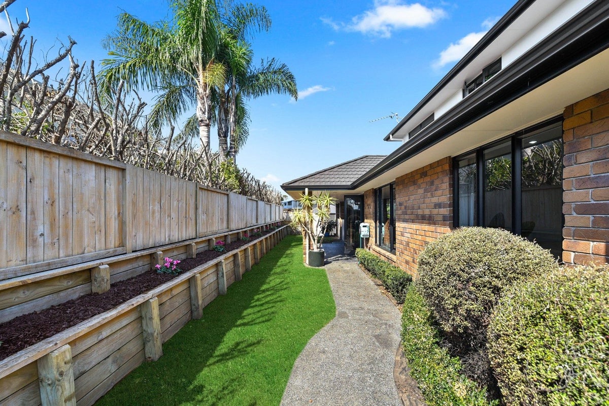 54 Somerton Drive, Huntington, Hamilton - Carousel 17