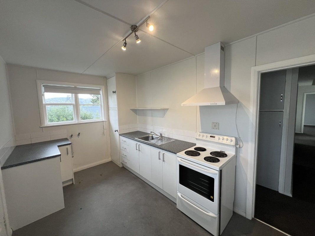 1/45 Pine Avenue, Ebdentown, Upper Hutt - Carousel 1