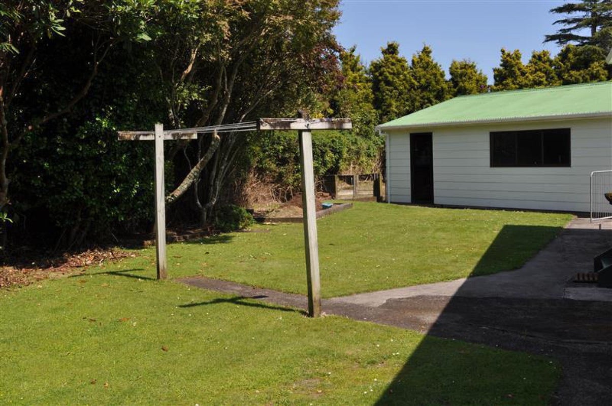 7 Ranfurly Street, Frankleigh Park, New Plymouth - Carousel 13