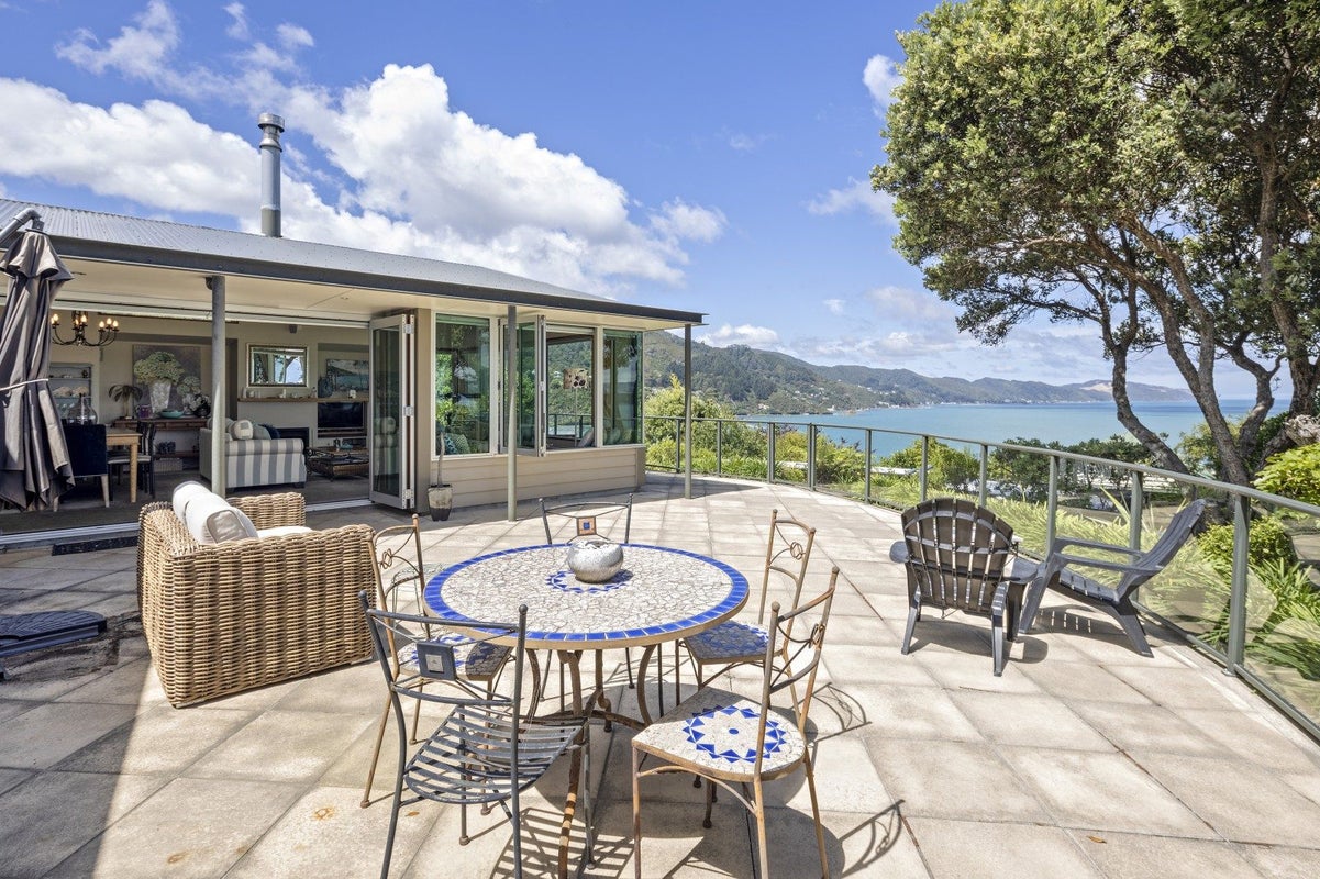 22 Howard Road, Point Howard, Lower Hutt - Carousel 2
