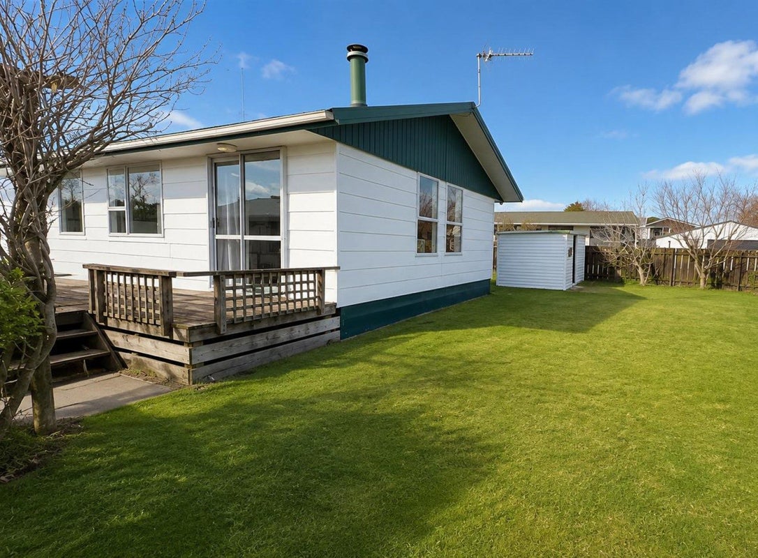 4 Jade Place, Bell Block, New Plymouth - Carousel 1