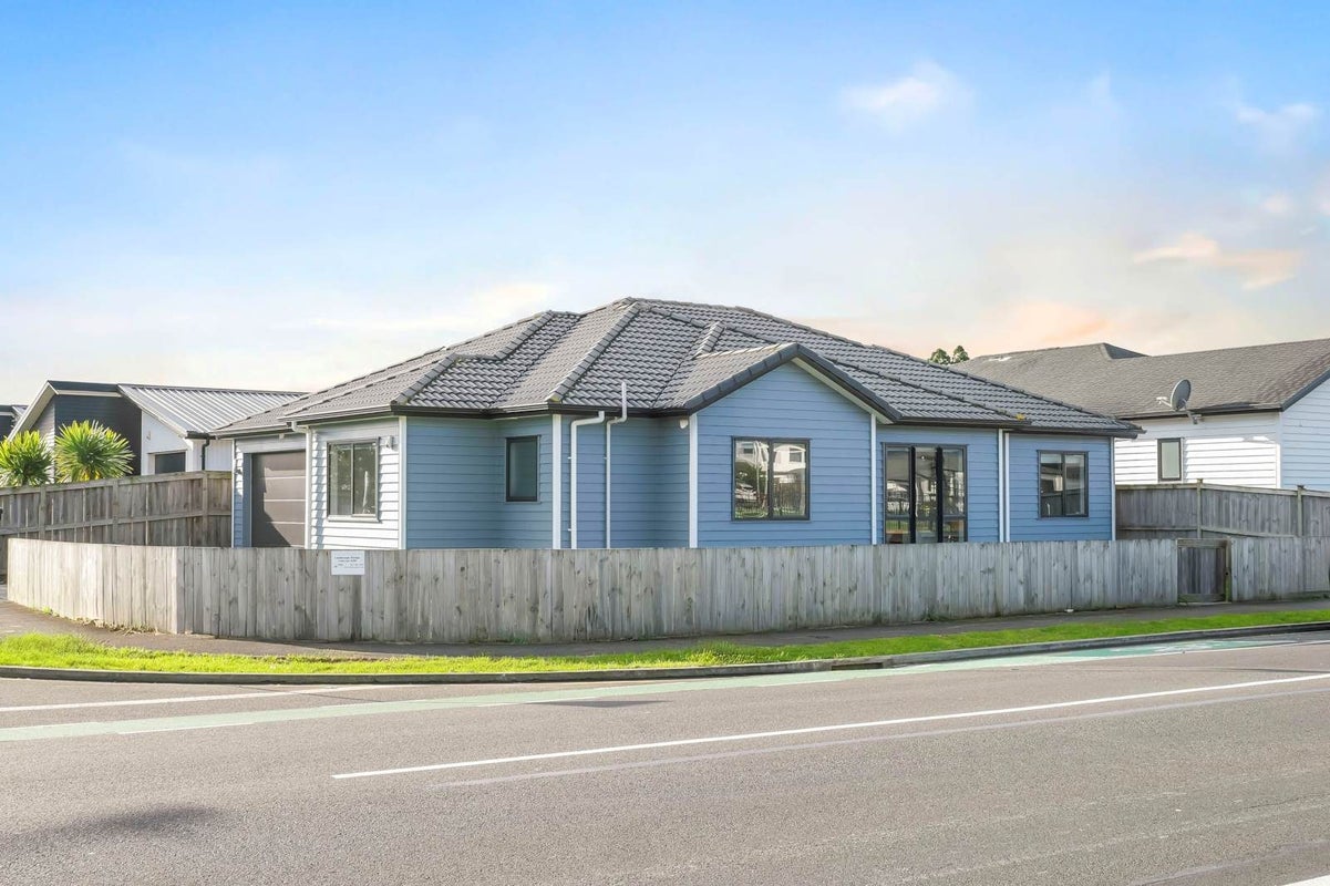 1 Castlepoint AVE, takanini, Auckland - Carousel 1