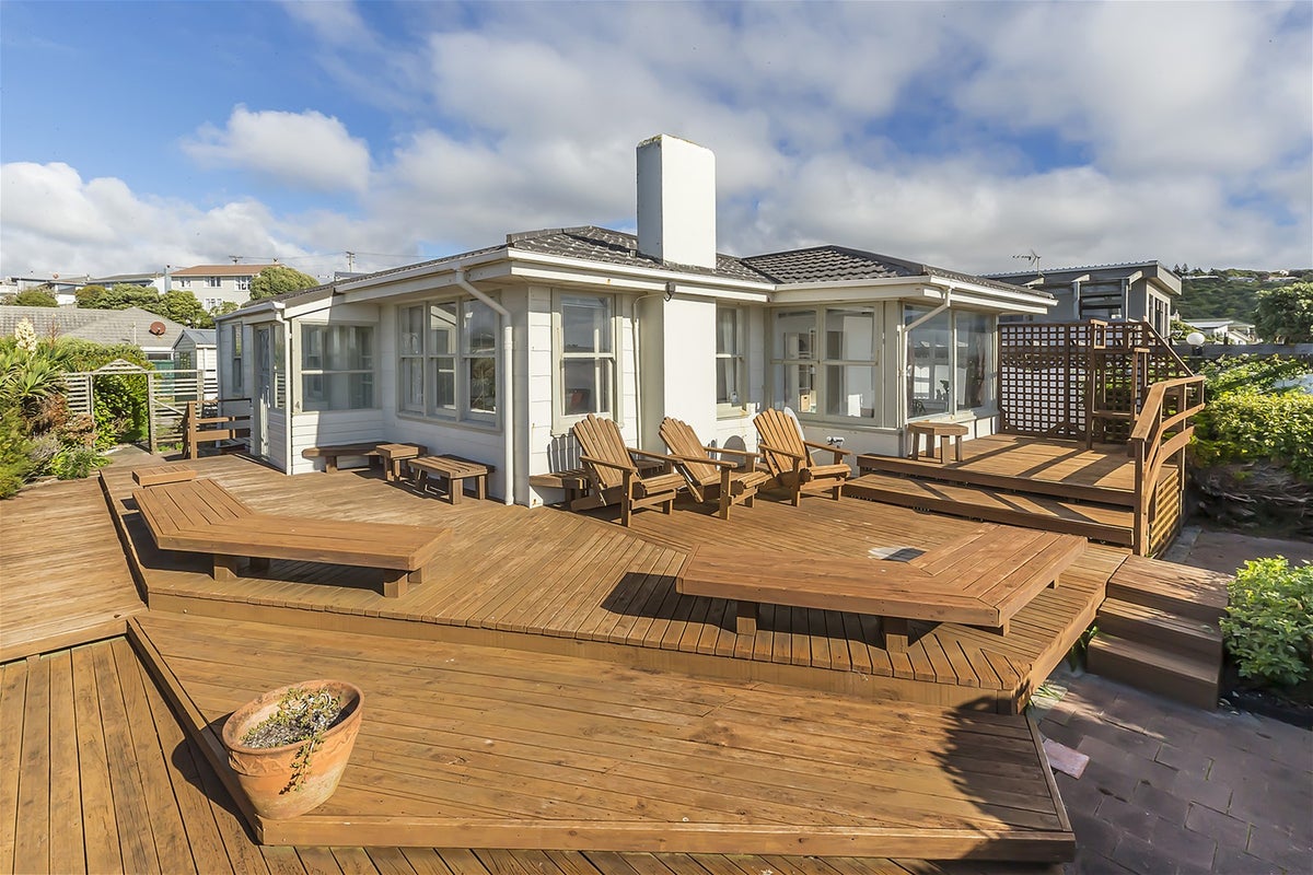 35 Tireti Road, Titahi Bay, Porirua - Carousel 1
