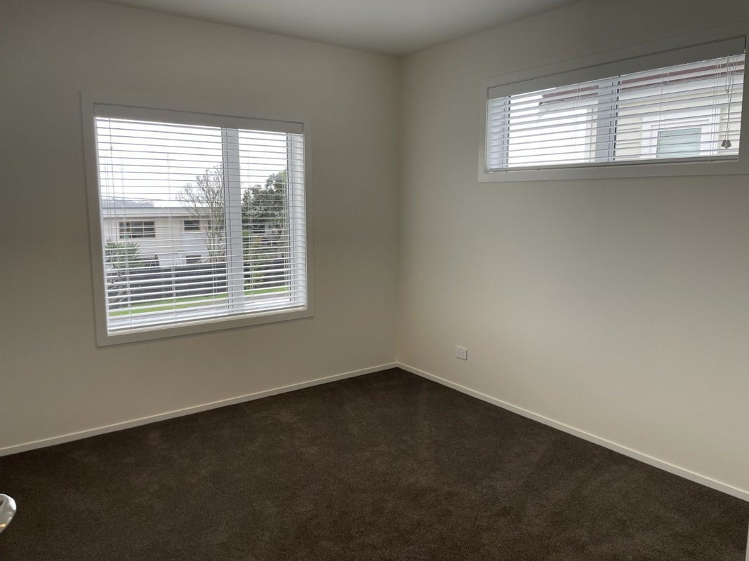 31 Montgomery Avenue, Rothesay Bay, Auckland - Carousel 10