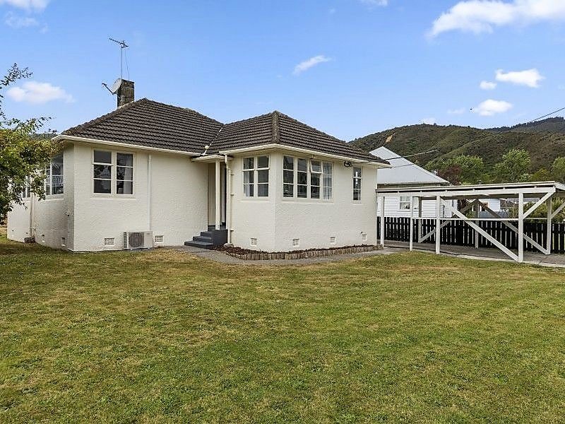 17 Strand Crescent, Naenae, Lower Hutt - Carousel 1