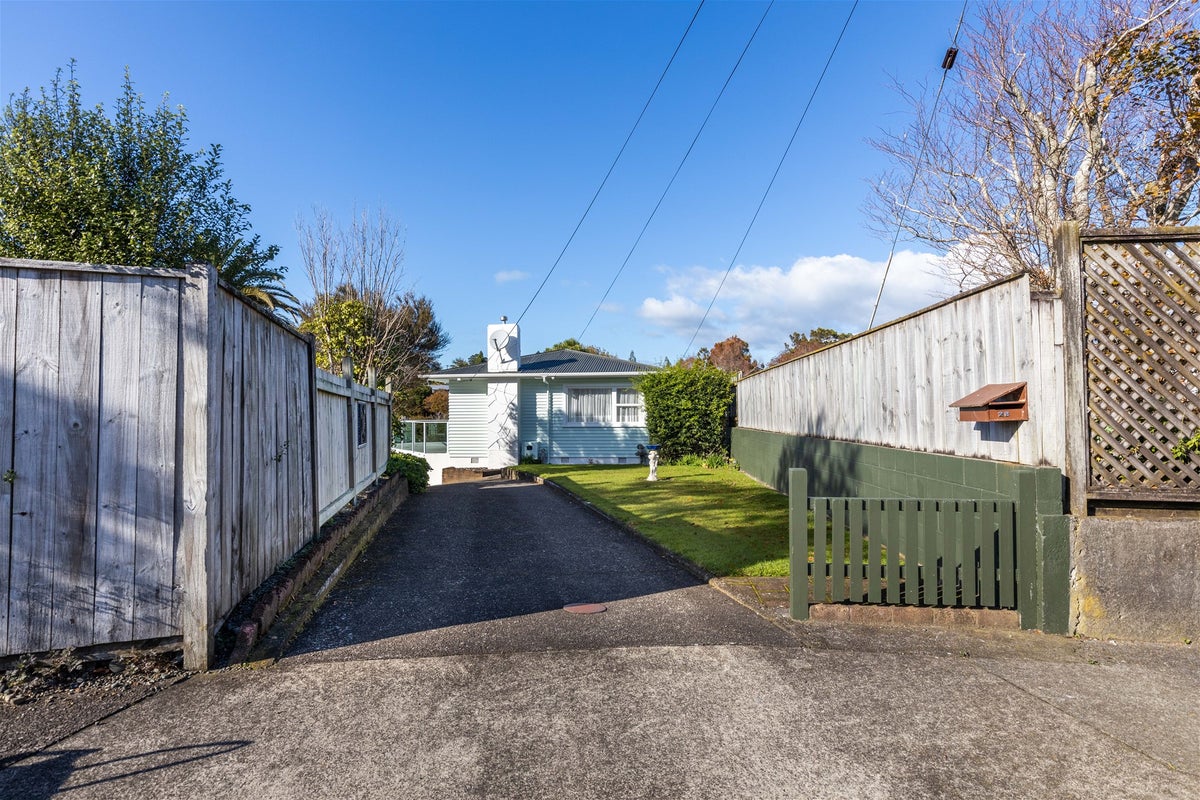 28 Elizabeth Place, Ferndale, New Plymouth - Carousel 1