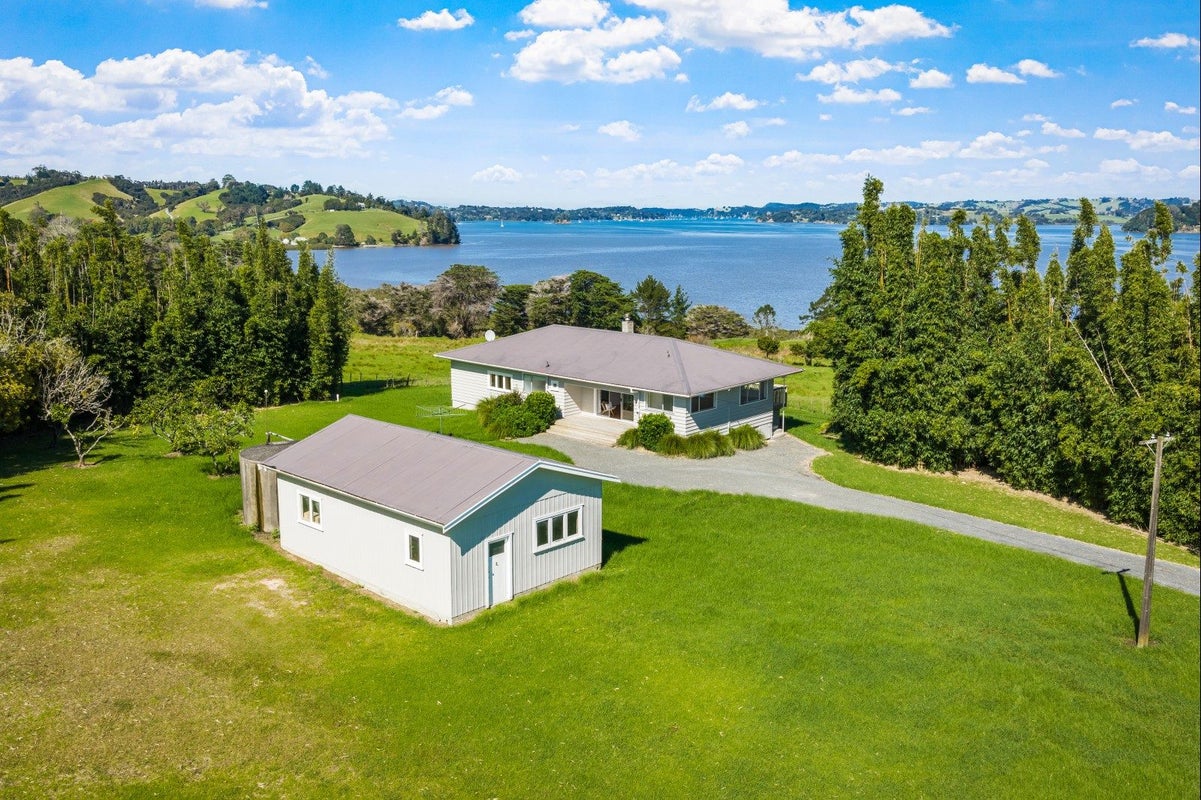 110 Dawson Road, Warkworth - Carousel 1