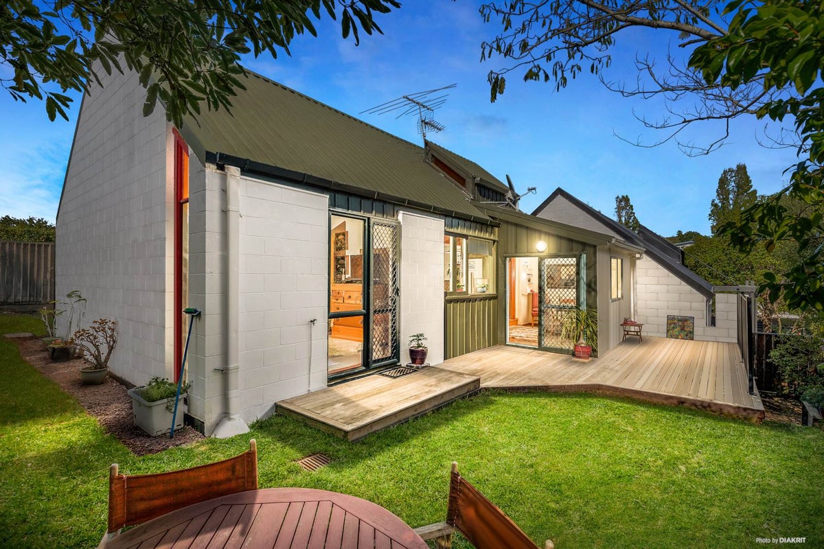 2/20 Houghton Street, Meadowbank, Auckland - Carousel 2