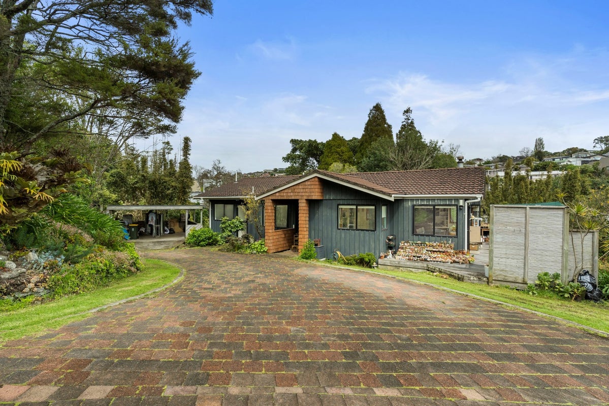 76 Cheriton Road, Mellons Bay, Auckland - Carousel 1