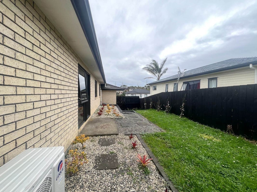 7 Makora Road, Massey, Auckland - Carousel 20