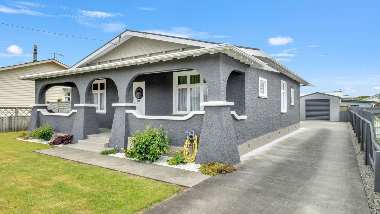 53 Helmore Street, Whanganui East, Whanganui - Carousel 1