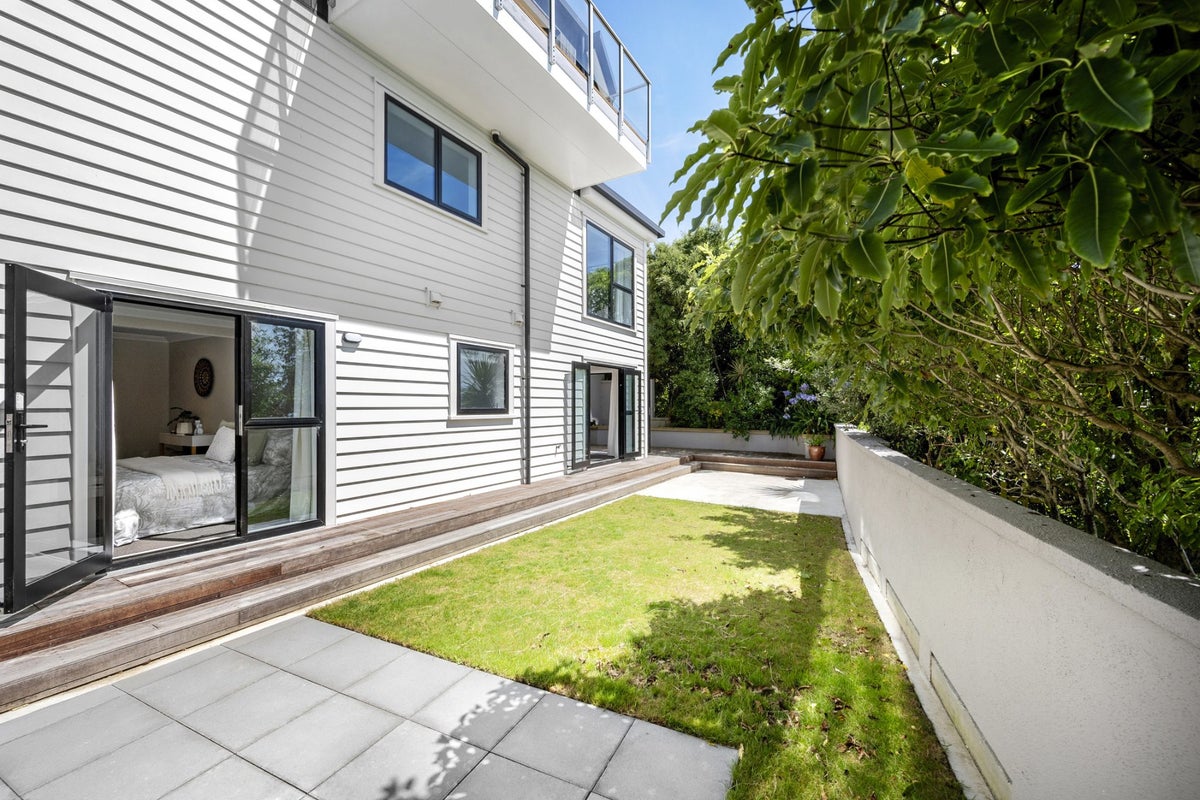 7/25 Thane Road, Roseneath, Wellington - Carousel 2