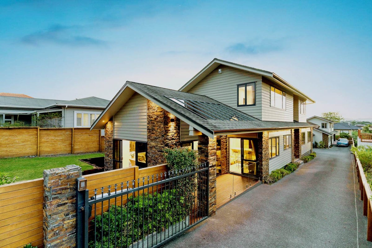 151 Taylor Street, Blockhouse Bay, Auckland - Carousel 1