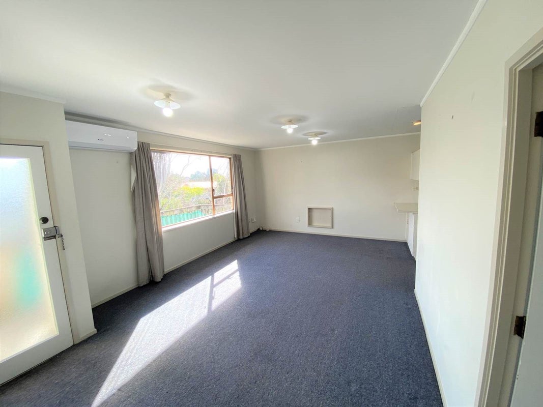2/748 Richardson Road, Mount Roskill, Auckland - Carousel 2
