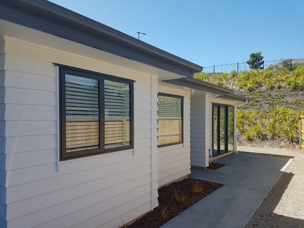 115 Karepiro Drive, Stanmore Bay, Whangaparaoa - Carousel 1