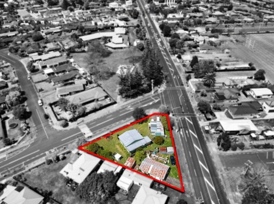 2 Rathgar Road, Henderson, Auckland - Carousel 2