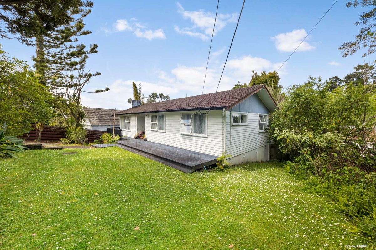 158 Godley Road, Titirangi, Auckland - Carousel 2