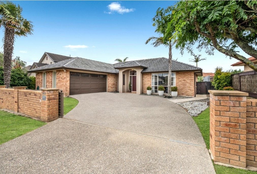 243 Kilkenny Drive, East Tamaki Heights, Auckland - Carousel 2