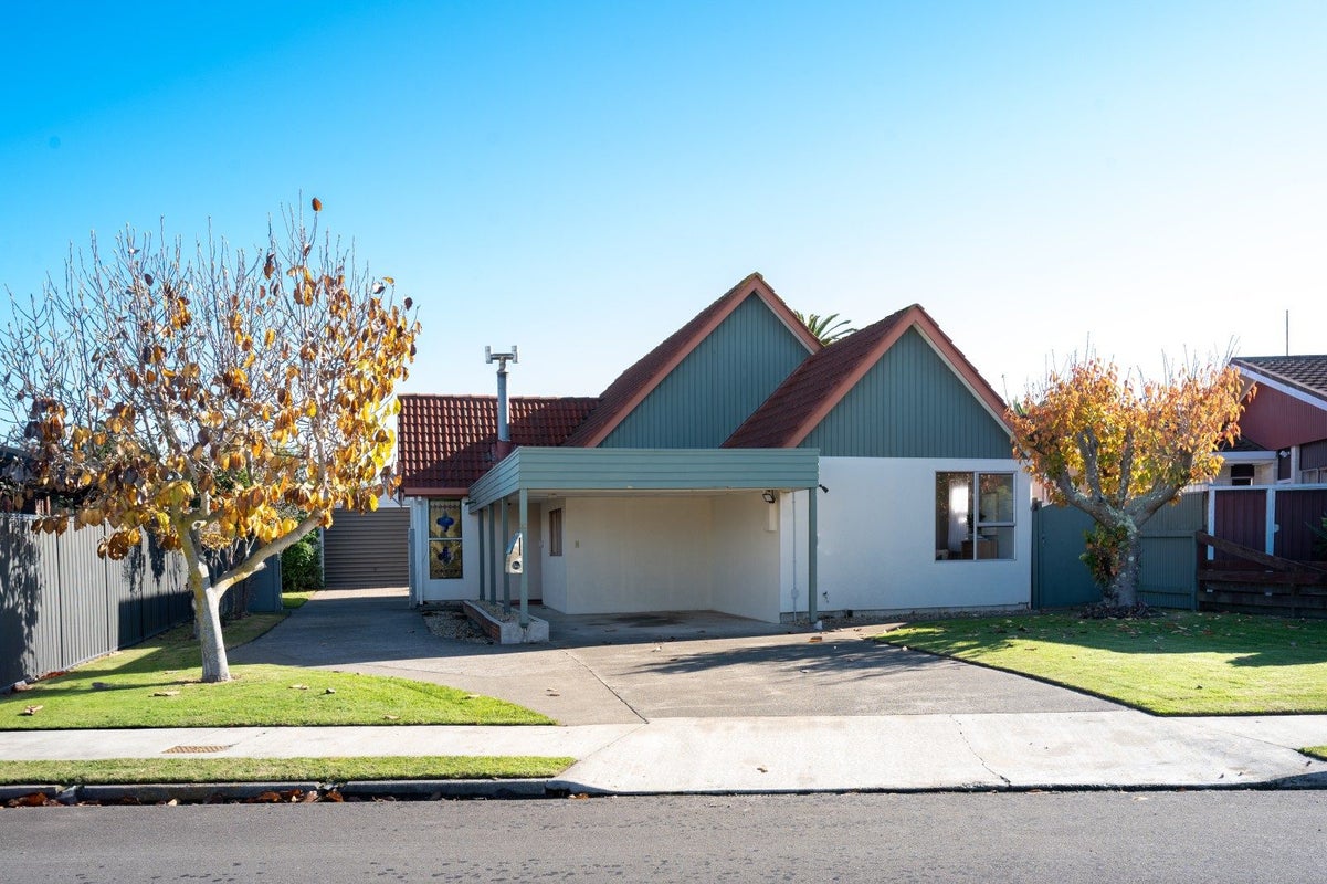 25 Chester Street, Taradale, Napier - Carousel 1