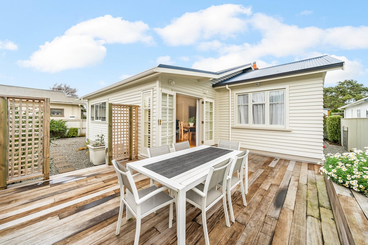 19 Beaumont Avenue, Alicetown, Lower Hutt - Carousel 35