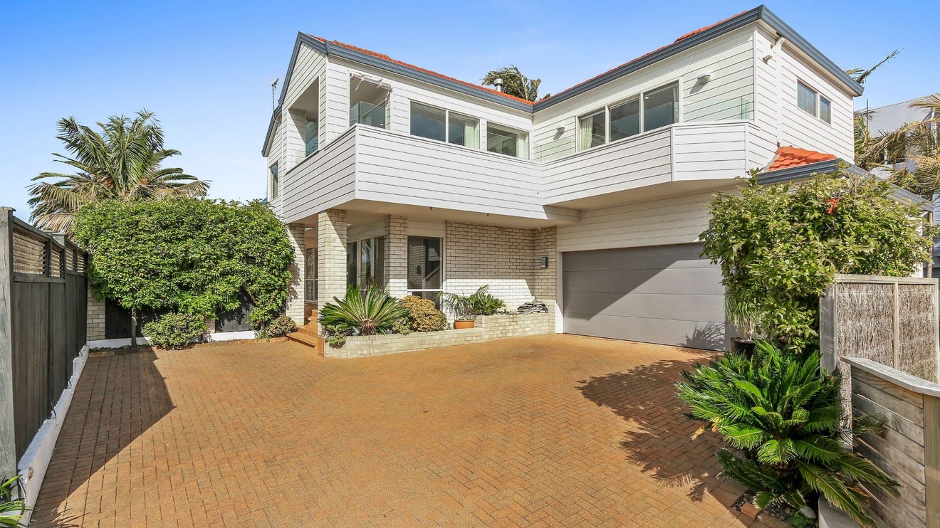 2/166 Bucklands Beach Road, Bucklands Beach, Auckland - Carousel 1