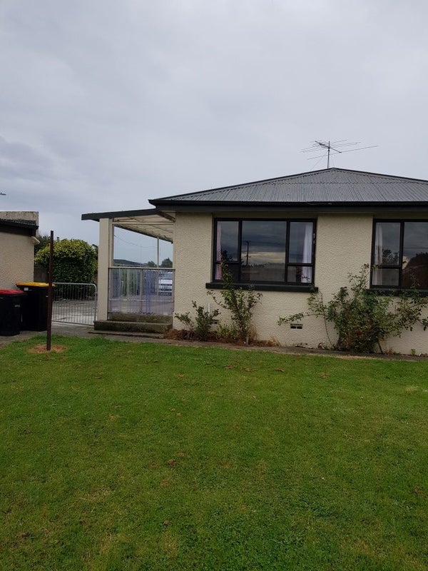 42 Holloway Street, Waikiwi, Invercargill - Carousel 1