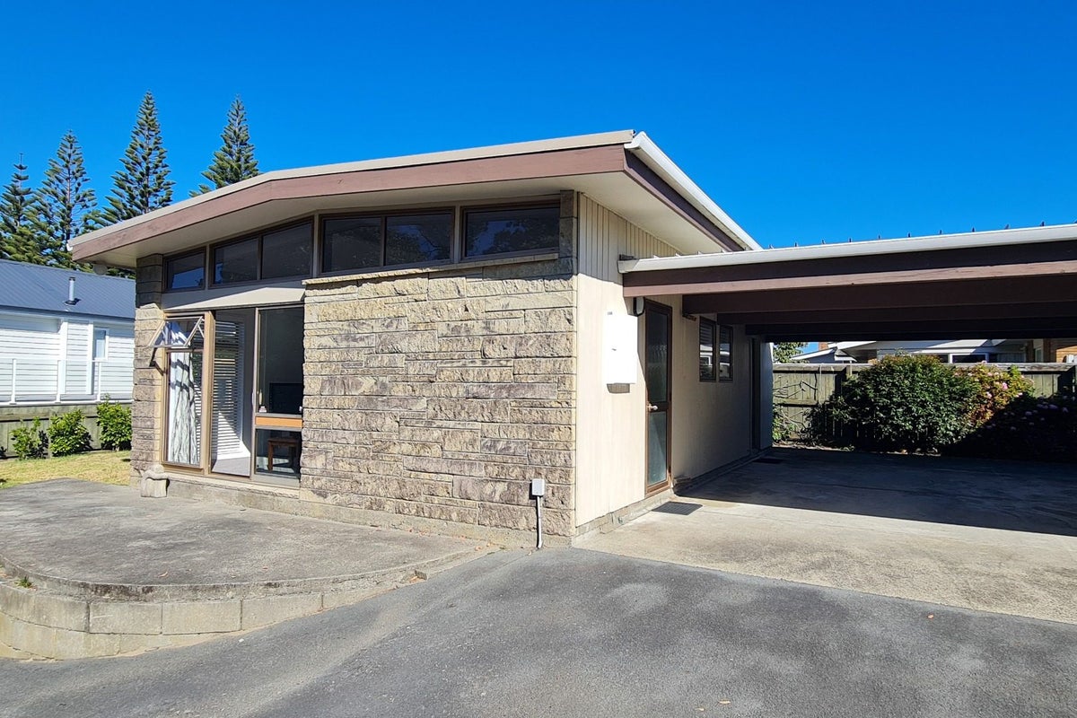 17 Wharemauku Road, Raumati Beach, Paraparaumu - Carousel 12